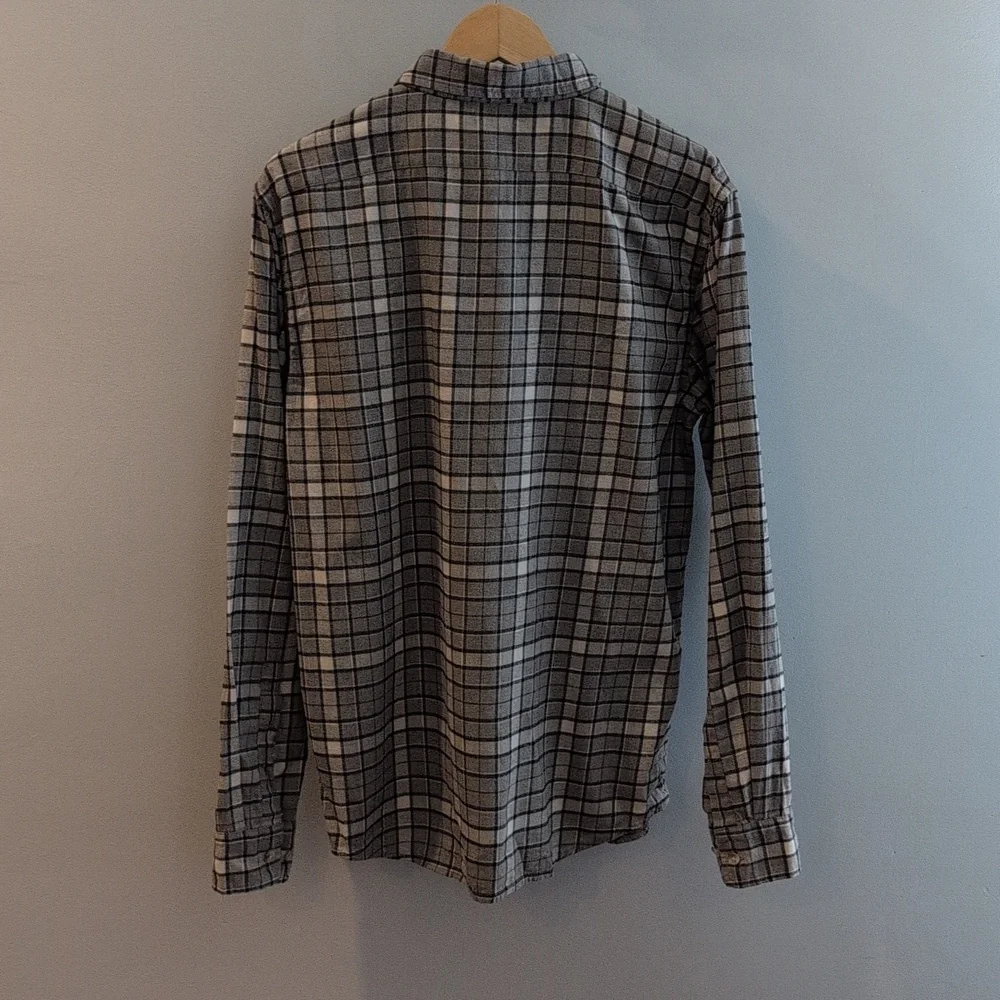 Banana Republic Men's Medium Untucked Slim Fit Long Sleeve Button Down Shirt